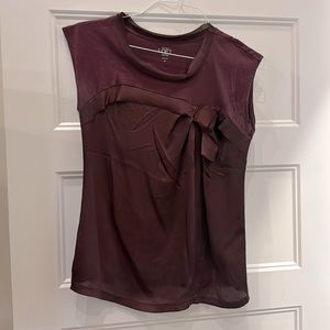 Loft maroon cotton back, flowy front top - sz MP